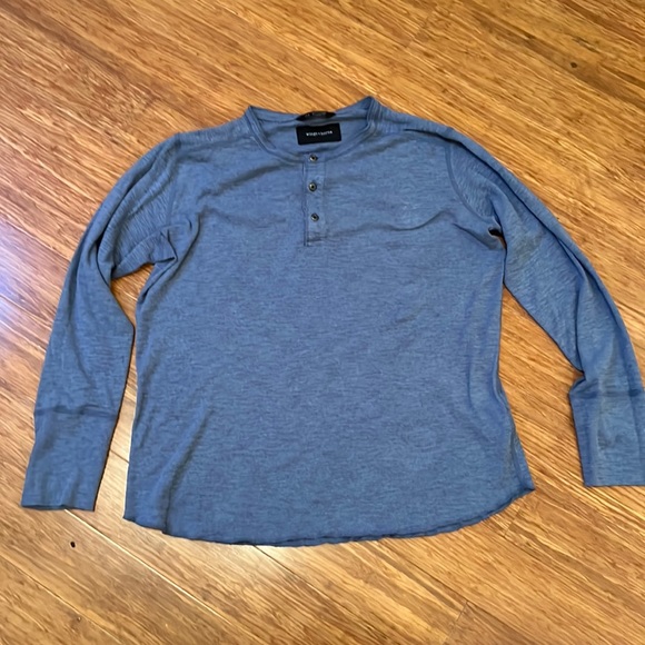 Wings & Horns Long-sleeve Henley - Picture 3 of 3